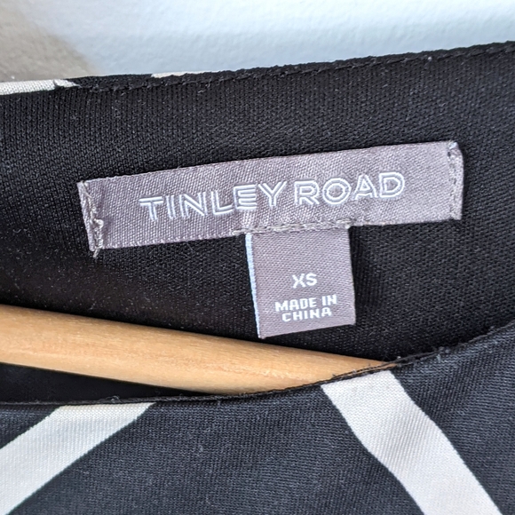 black & off white chevron pattern long sleeve dress, xs - Picture 8 of 12